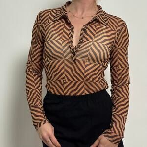 Zara abstract geometric button up